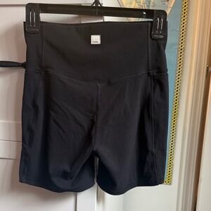 Vuori Studio Pocket Short
